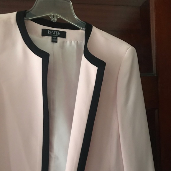 Pink and black blazer - Picture 2 of 4